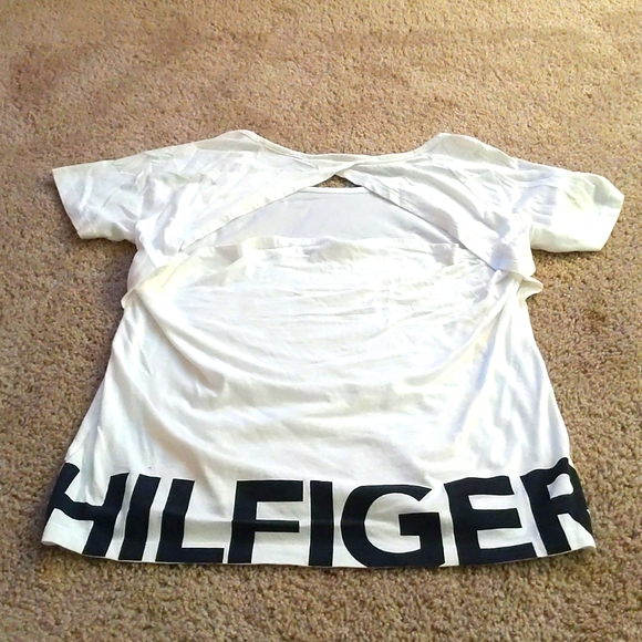 Open back Tommy Hilfiger Tee - Picture 7 of 17